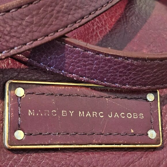 Marc by Marc Jacobs Burgundy Leather Convertible x-body w/brass hardware 1990s - Picture 5 of 8